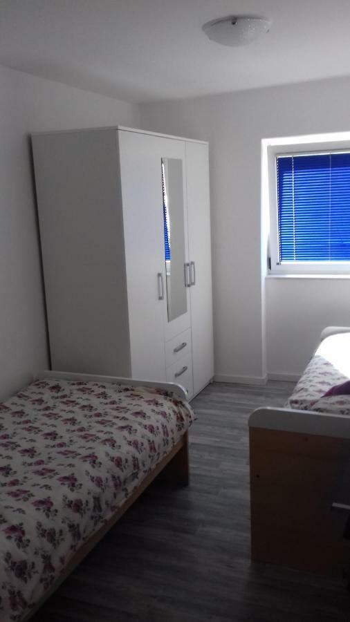 Apartment Lorena 希贝尼克 外观 照片